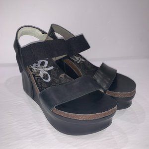 OTBT Bushnell Black Wedge Sandals (Still in the box)